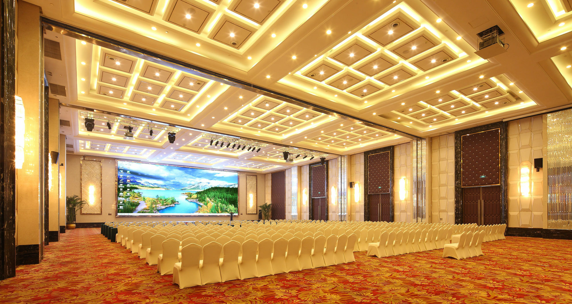 Wyndham Grand Plaza Royale Changsheng Jiangyin Hotel Exterior foto